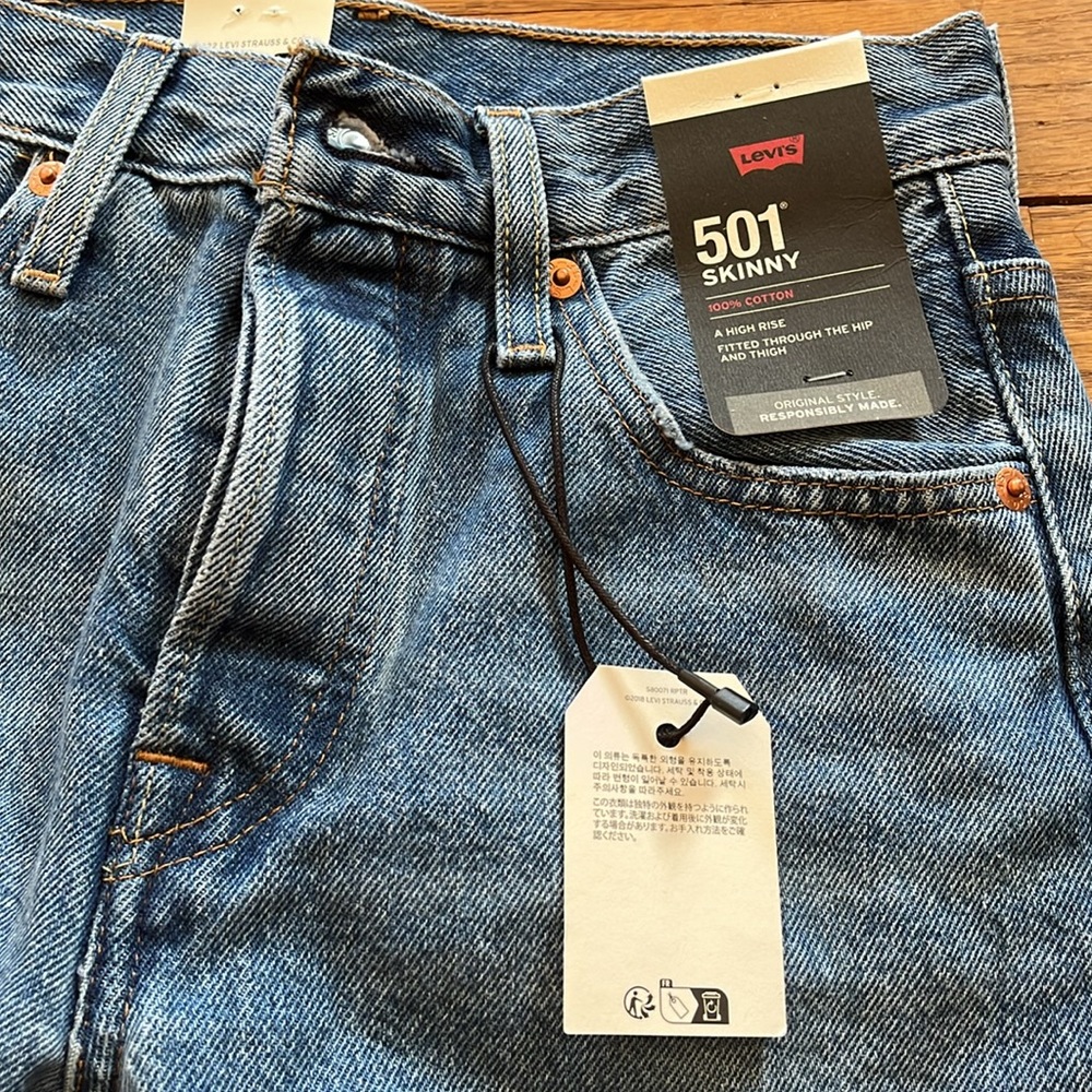 Levi’s 501 skinny new with tag
